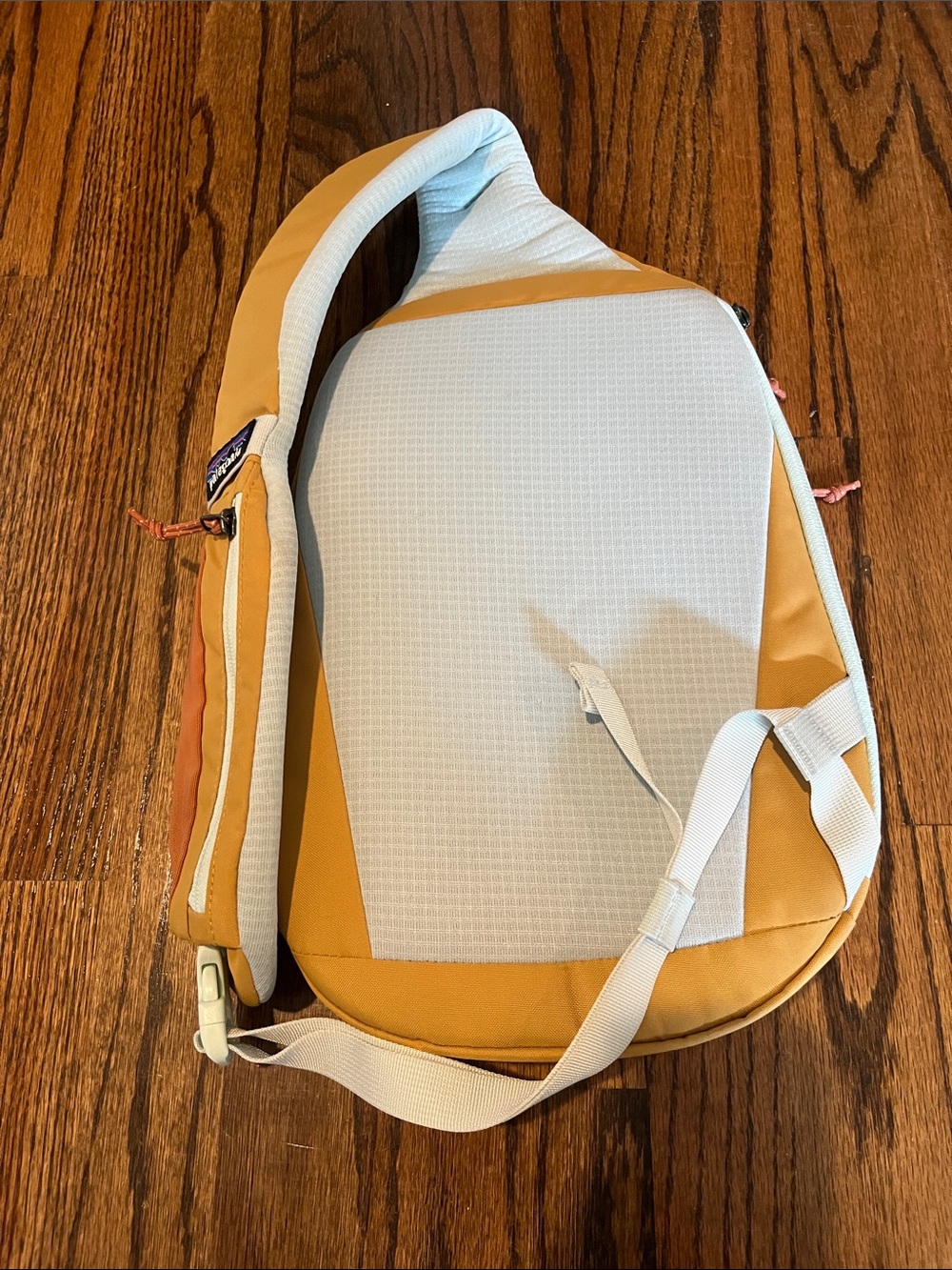 Patagonia Atom 8L Sling Bag - Picture 3 of 4